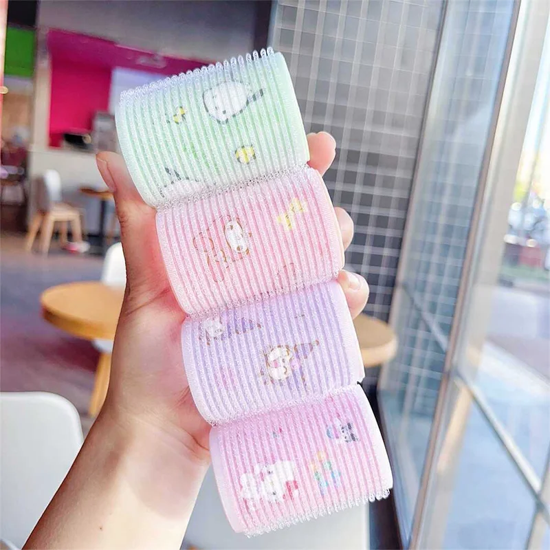 4pcs New Kuromi Bangs Hair Root Fluffy Hair Clips Hair Top Curling Barrel Portable HelloKitty Roller Salon Tools Decoration Gift
4pcs New Kuromi Bangs Hair Root Fluffy Hair Clips Hair Top Curling Barrel Portable HelloKitty Roller Salon Tools Decoration Gift