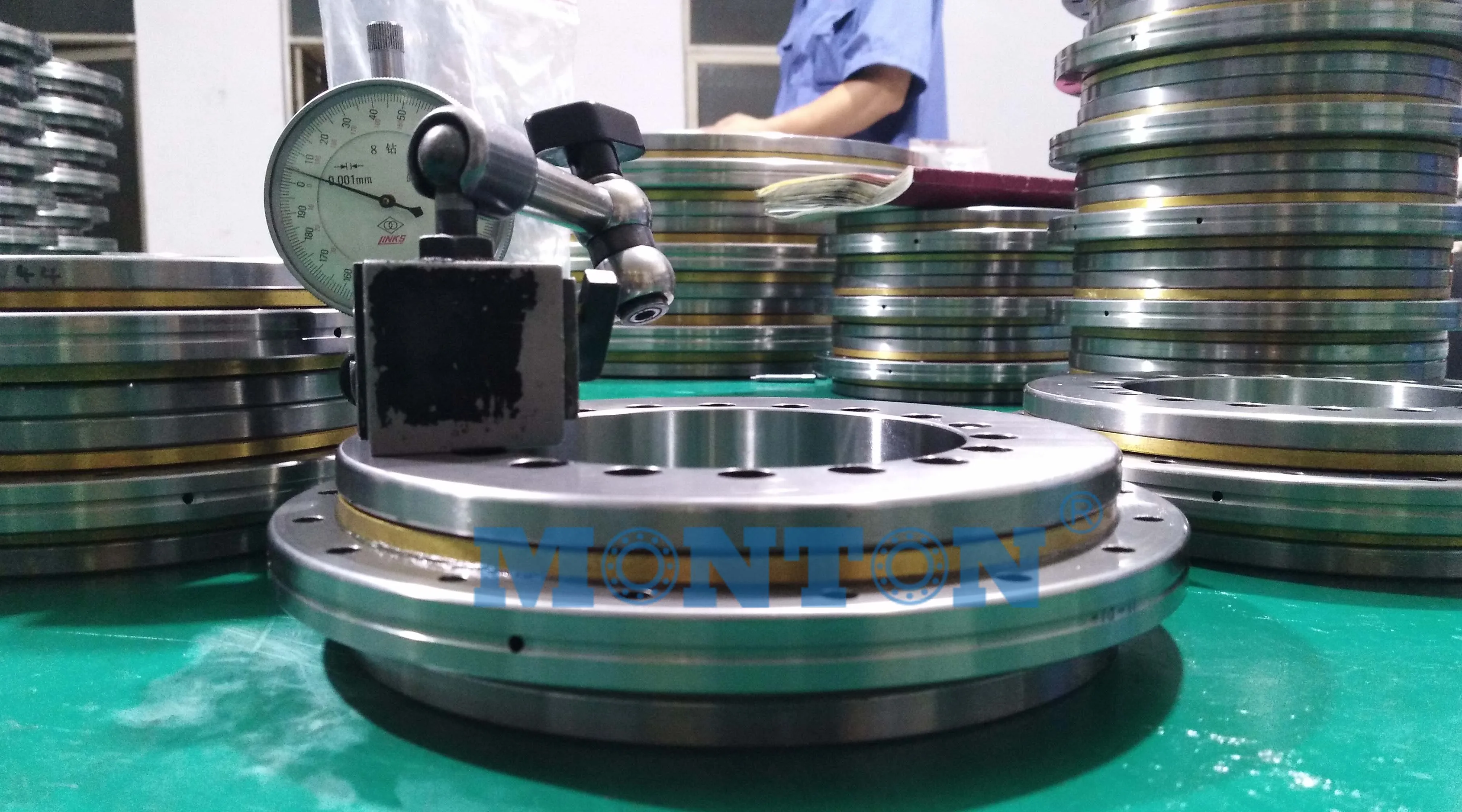 Gold seller ZKLDF325 325*450*60mm Axial Angular Contact Ball Bearing Rotary Table Bearing
Gold seller ZKLDF325 325*450*60mm Axial Angular Contact Ball Bearing Rotary Table Bearing