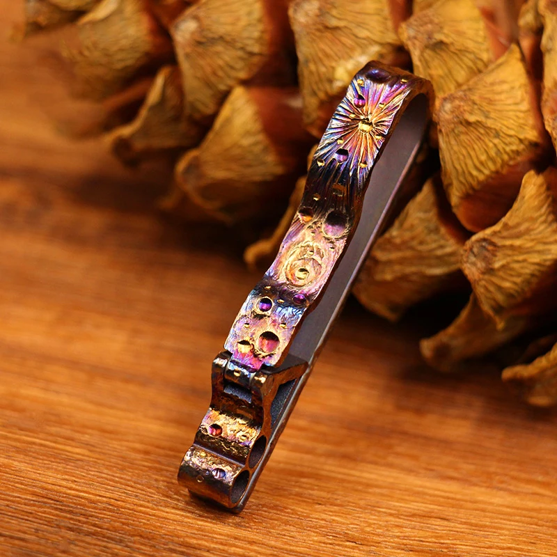 Handmade Starry Sky Limited Edition Titanium Alloy Keychain Men's Belt Buckle Car Key Buckle Portable Pendant
Handmade Starry Sky Limited Edition Titanium Alloy Keychain Men's Belt Buckle Car Key Buckle Portable Pendant