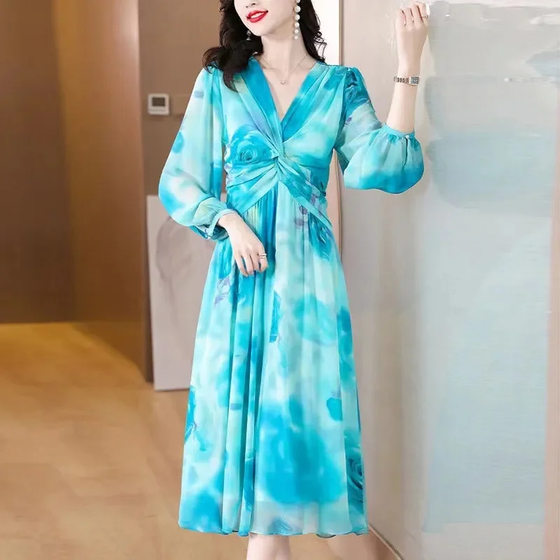 2025 New Spring Summer Floral Holiday Maxi Dress Women's Sexy V Neck Long Lantern Sleeve Trims Embroidery Robe Vestidos
2025 New Spring Summer Floral Holiday Maxi Dress Women's Sexy V Neck Long Lantern Sleeve Trims Embroidery Robe Vestidos