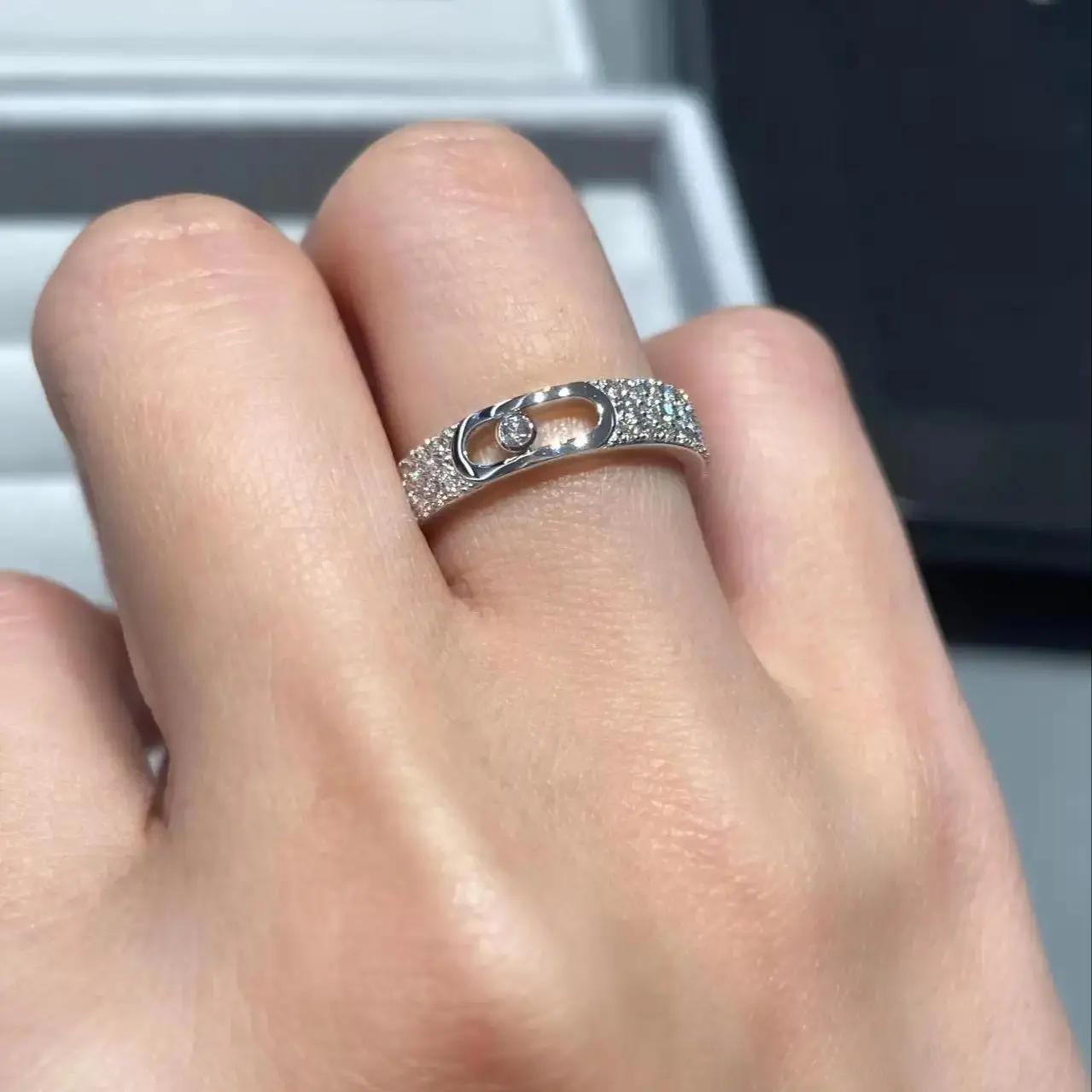 charm Hot sales New S925 Sterling Silver Fashion Classic Women's Movable Diamond Jewelry Ring Exquisite Luxury Anniversary Gift
charm Hot sales New S925 Sterling Silver Fashion Classic Women's Movable Diamond Jewelry Ring Exquisite Luxury Anniversary Gift