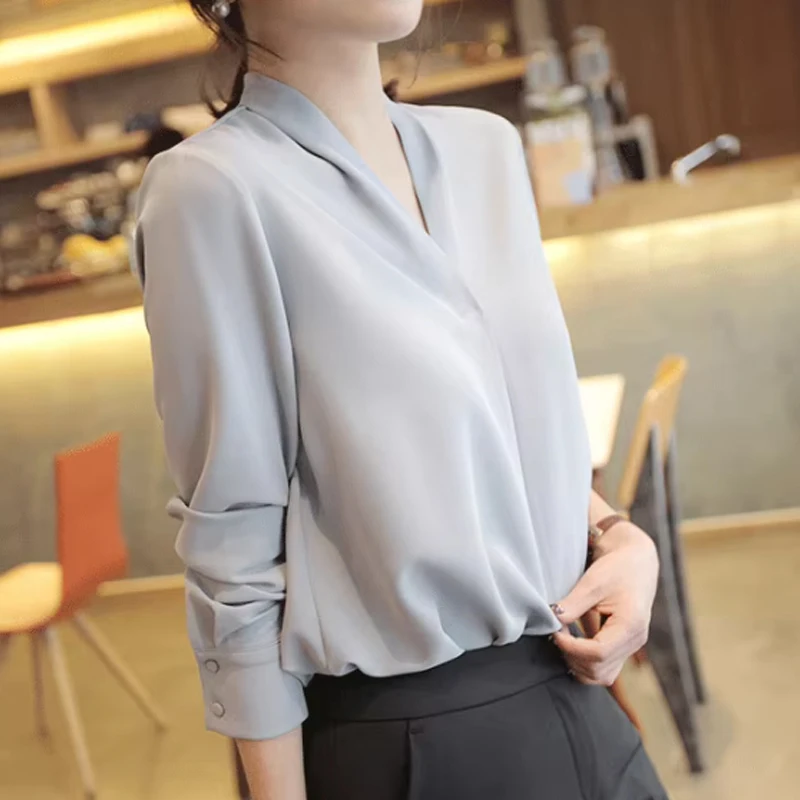 Korean Style Solid Color V-neck Half Sleeved Blouse Fashion Spring and Summer Thin Chiffon Shirt Elegant Office Lady Tops 9382
Korean Style Solid Color V-neck Half Sleeved Blouse Fashion Spring and Summer Thin Chiffon Shirt Elegant Office Lady Tops 9382
