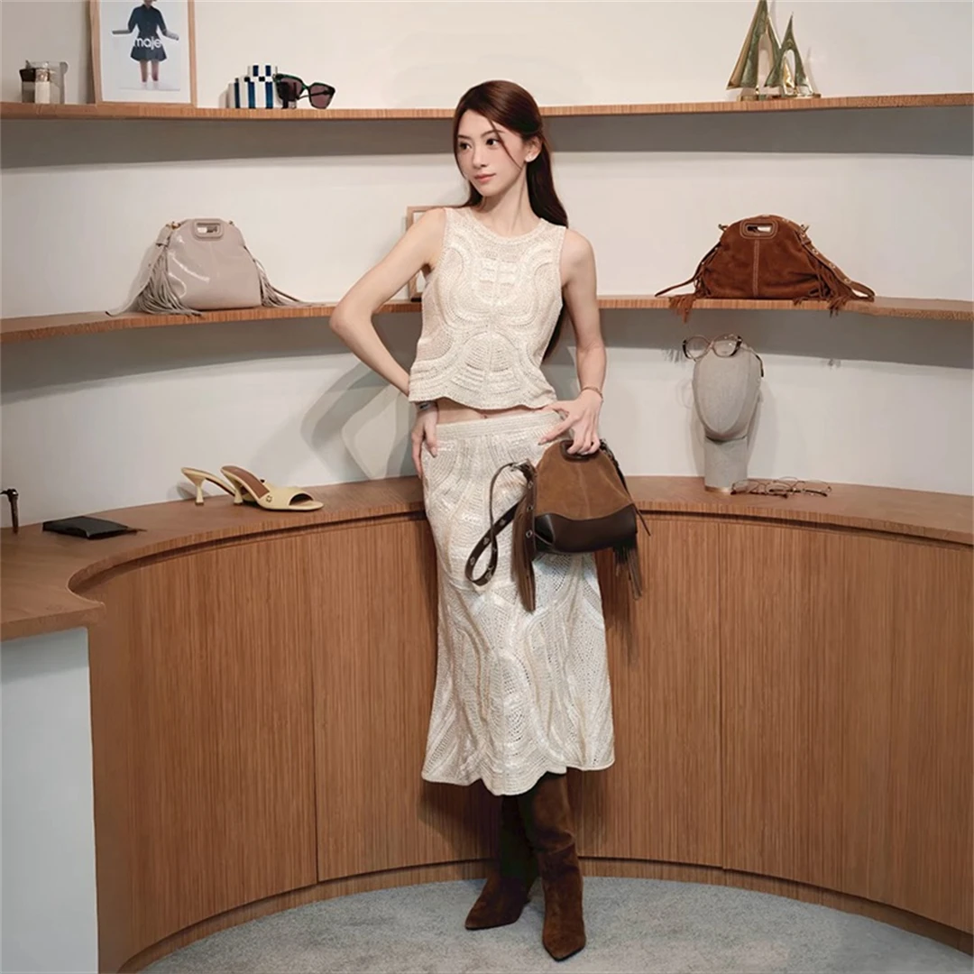 Handmade French M Vest Skirt Set Breathable Hollow out Design Women's Summer Fashion Outerwear Polyester Fiber Straight Hem
Handmade French M Vest Skirt Set Breathable Hollow out Design Women's Summer Fashion Outerwear Polyester Fiber Straight Hem