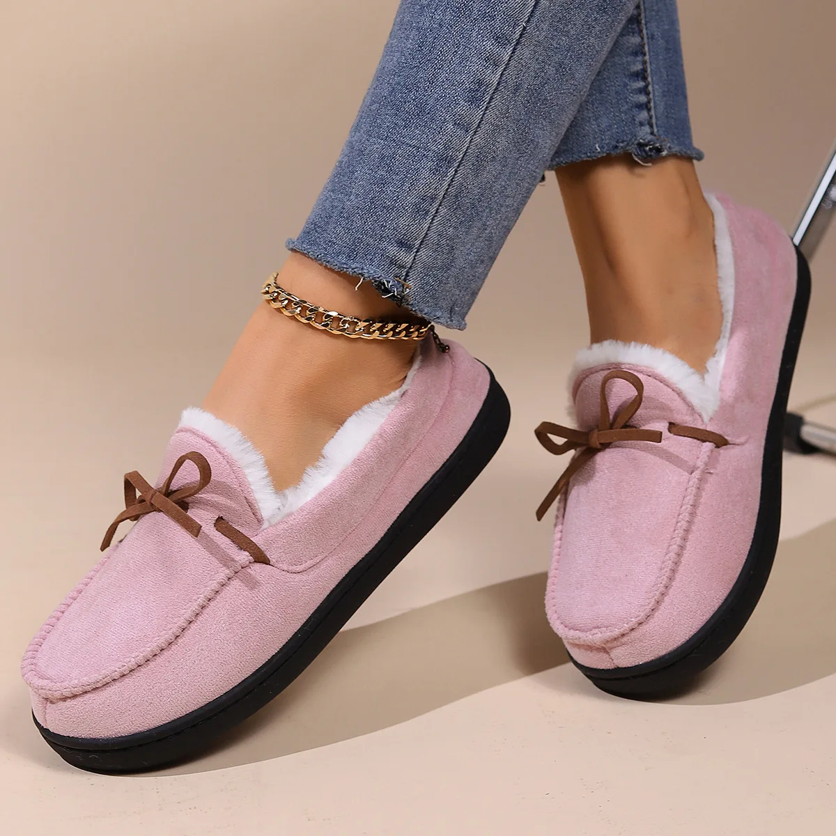 Winter Women Cotton Shoes Casual Antiskid Outdoor Women Shoes Cute Bow Plush House Shoes Warm Cozy Fluffy Women Slippers
Winter Women Cotton Shoes Casual Antiskid Outdoor Women Shoes Cute Bow Plush House Shoes Warm Cozy Fluffy Women Slippers