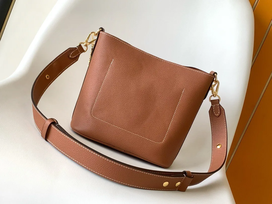Designer Bags Woman Luxury 2025 Handheld Crossbody Women's Designer Bag Luxury Bags Designers High Quality Fashion Shoulder Bag
Designer Bags Woman Luxury 2025 Handheld Crossbody Women's Designer Bag Luxury Bags Designers High Quality Fashion Shoulder Bag