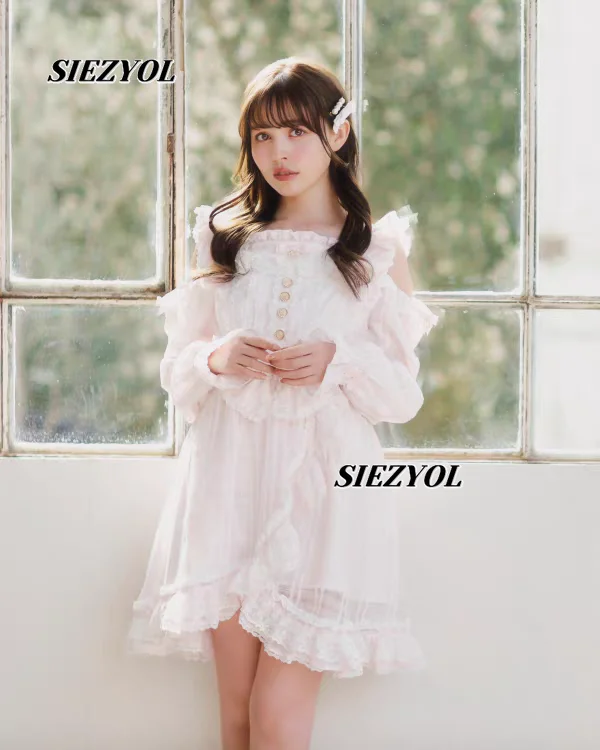 Sweet Girls Tulle Petal Bow Irregular Long Sleeve Dress 2026 Autumn New High Waist Slim Fit Off-the-shoulder Short Dresses
Sweet Girls Tulle Petal Bow Irregular Long Sleeve Dress 2026 Autumn New High Waist Slim Fit Off-the-shoulder Short Dresses
