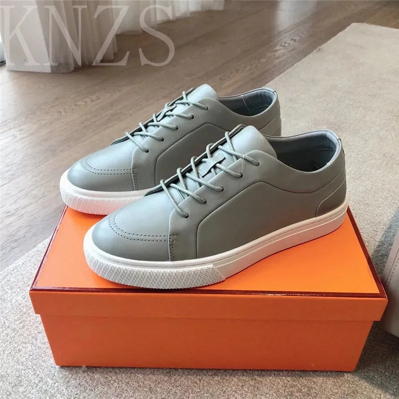 Spring Autumn New Round Toe Real Leather Lace Up Outside Leisure Sneakers Couple Shoes Man Flats Concise Small White Shoes 2024
Spring Autumn New Round Toe Real Leather Lace Up Outside Leisure Sneakers Couple Shoes Man Flats Concise Small White Shoes 2024