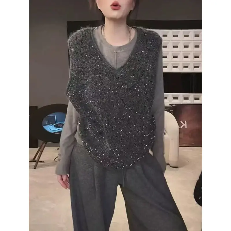 Sequin V-neck Sleeveless Vest Knitted Vest Women's Autumn and Winter Sweater Loose Top
Sequin V-neck Sleeveless Vest Knitted Vest Women's Autumn and Winter Sweater Loose Top