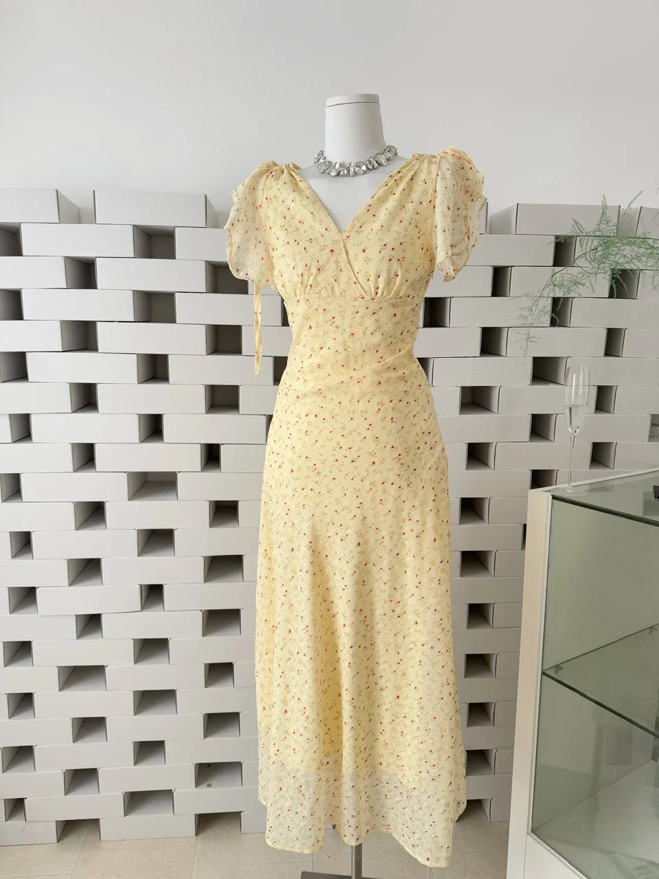 Women's Summer Sweet Floral V Neck Ruffles Sleeve Slim Long Dress Lady Streetwear Holiday Short Sleeve Dress
Women's Summer Sweet Floral V Neck Ruffles Sleeve Slim Long Dress Lady Streetwear Holiday Short Sleeve Dress