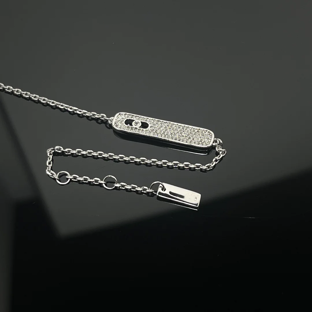New Fashion Paper Clip Full Diamond Bracelet for Women Trendy Versatile AccessoryWomen Jewelry Party Fine Gifts
New Fashion Paper Clip Full Diamond Bracelet for Women Trendy Versatile AccessoryWomen Jewelry Party Fine Gifts