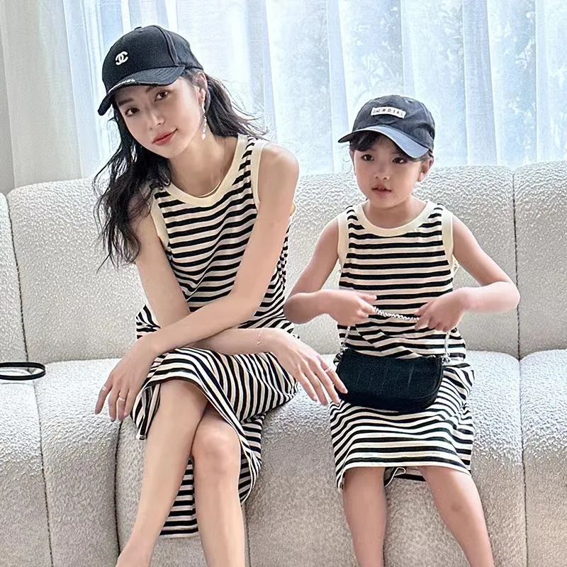 Striped Mother Daughter Matching Dresses Family Look O-neck Mommy and Me Clothes Sleeveless Women Girls Cotton Dress Summer 2024
Striped Mother Daughter Matching Dresses Family Look O-neck Mommy and Me Clothes Sleeveless Women Girls Cotton Dress Summer 2024
