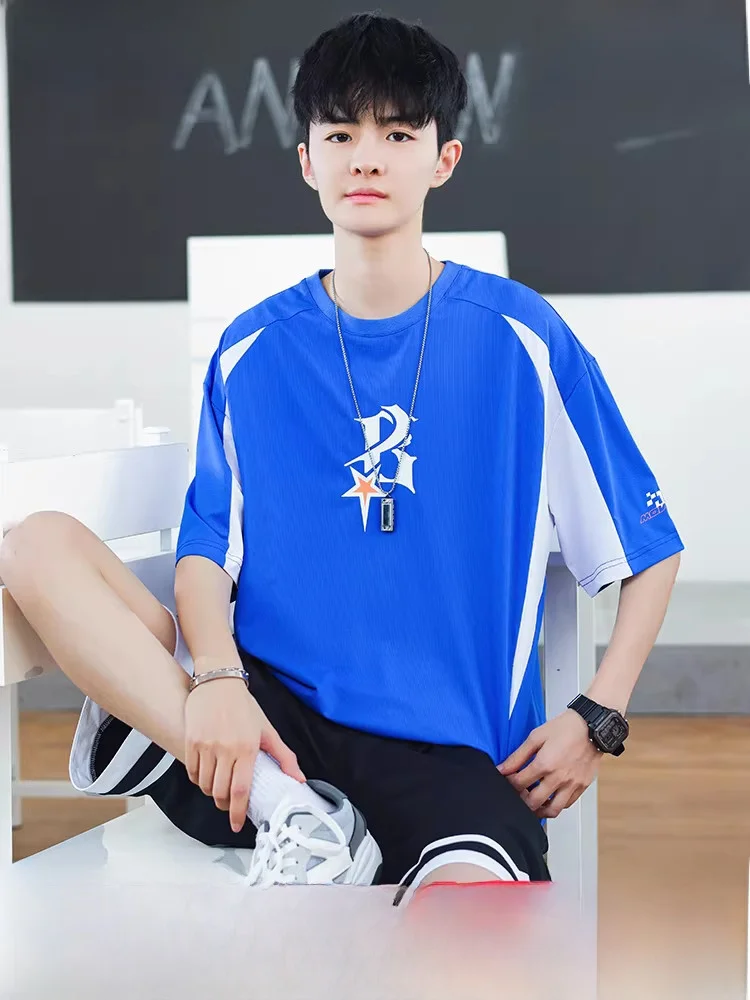 Спортивный комплект для подростков из ледяного шелка с быстросохнущей тканью: футболка с коротким рукавом и шорты из полиэстера для лета, модная повседневная одежда
Спортивный комплект для подростков из ледяного шелка с быстросохнущей тканью: футболка с коротким рукавом и шорты из полиэстера для лета, модная повседневная одежда