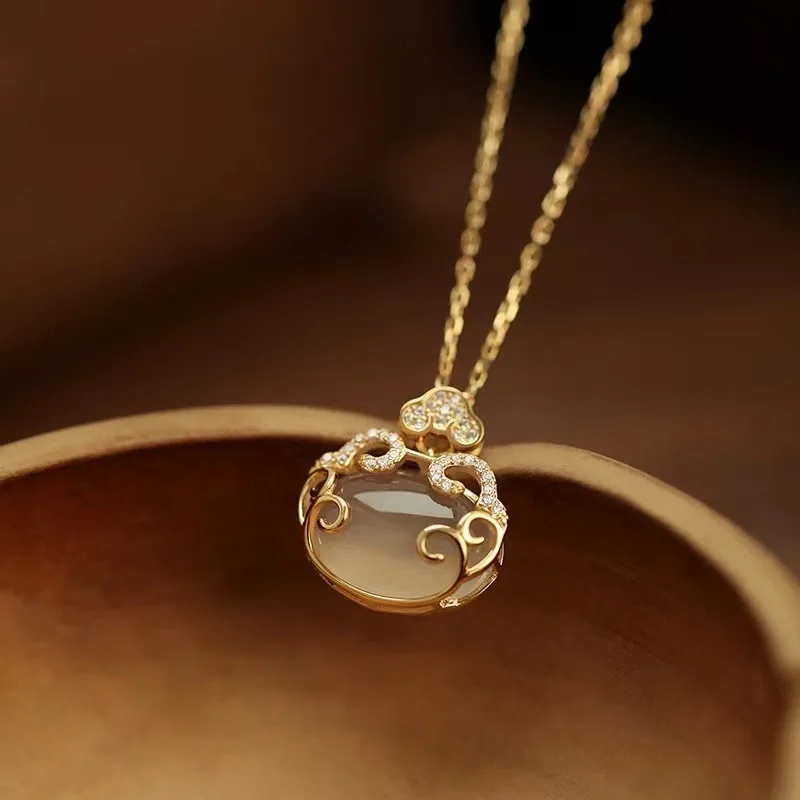 White chalcedony Ping An Long Life Lock Necklace Light Luxury High Sense Ruyi Plated Pendant Versatile Clavicle Chain Neck
White chalcedony Ping An Long Life Lock Necklace Light Luxury High Sense Ruyi Plated Pendant Versatile Clavicle Chain Neck