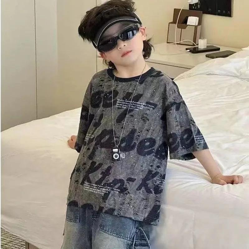 Children's T-shirt 2026 Summer New Style Boys' Loose Hole Letter Short Sleeve T-shirt Top
Children's T-shirt 2026 Summer New Style Boys' Loose Hole Letter Short Sleeve T-shirt Top