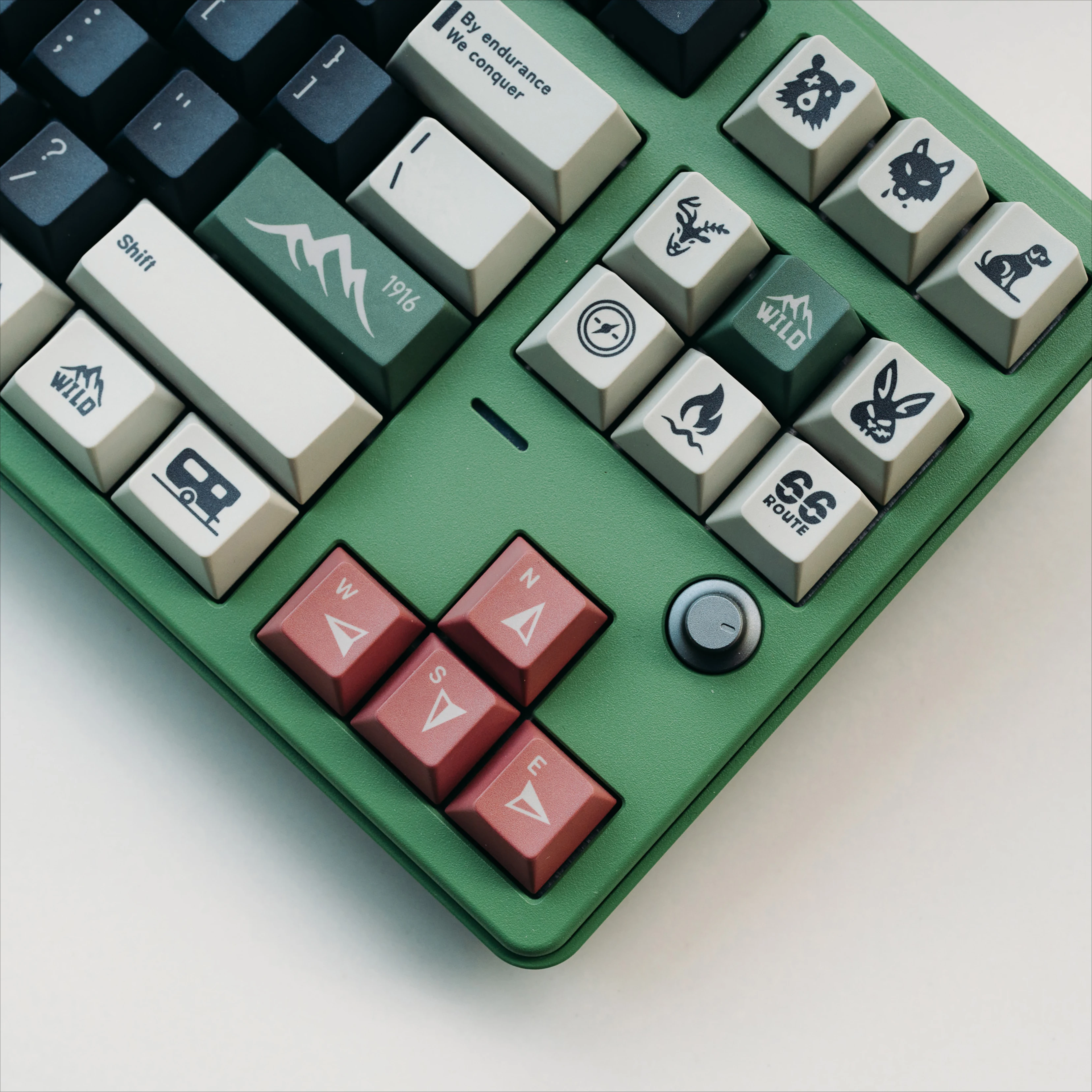 Оригинальные механические клавиатуры с высокой сублимацией PBT, Индивидуальный полный комплект
Оригинальные механические клавиатуры с высокой сублимацией PBT, Индивидуальный полный комплект