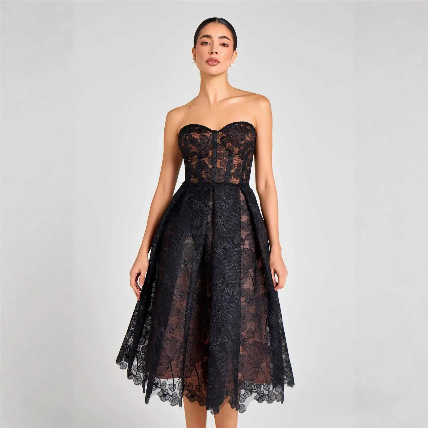 Sexy Embroidered Lace Bodycon Dress Cross-Border Summer New Arrival Women's Sleeveless mid Waist Leather Fabric Party Dress
Sexy Embroidered Lace Bodycon Dress Cross-Border Summer New Arrival Women's Sleeveless mid Waist Leather Fabric Party Dress