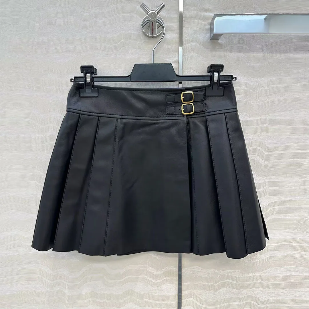 Высочайшее качество, 100% овчина, черные мини-плиссированные юбки, женские элегантные стильные новые осенние милые горячие юбки с пряжкой по бокам и разрезом
Высочайшее качество, 100% овчина, черные мини-плиссированные юбки, женские элегантные стильные новые осенние милые горячие юбки с пряжкой по бокам и разрезом