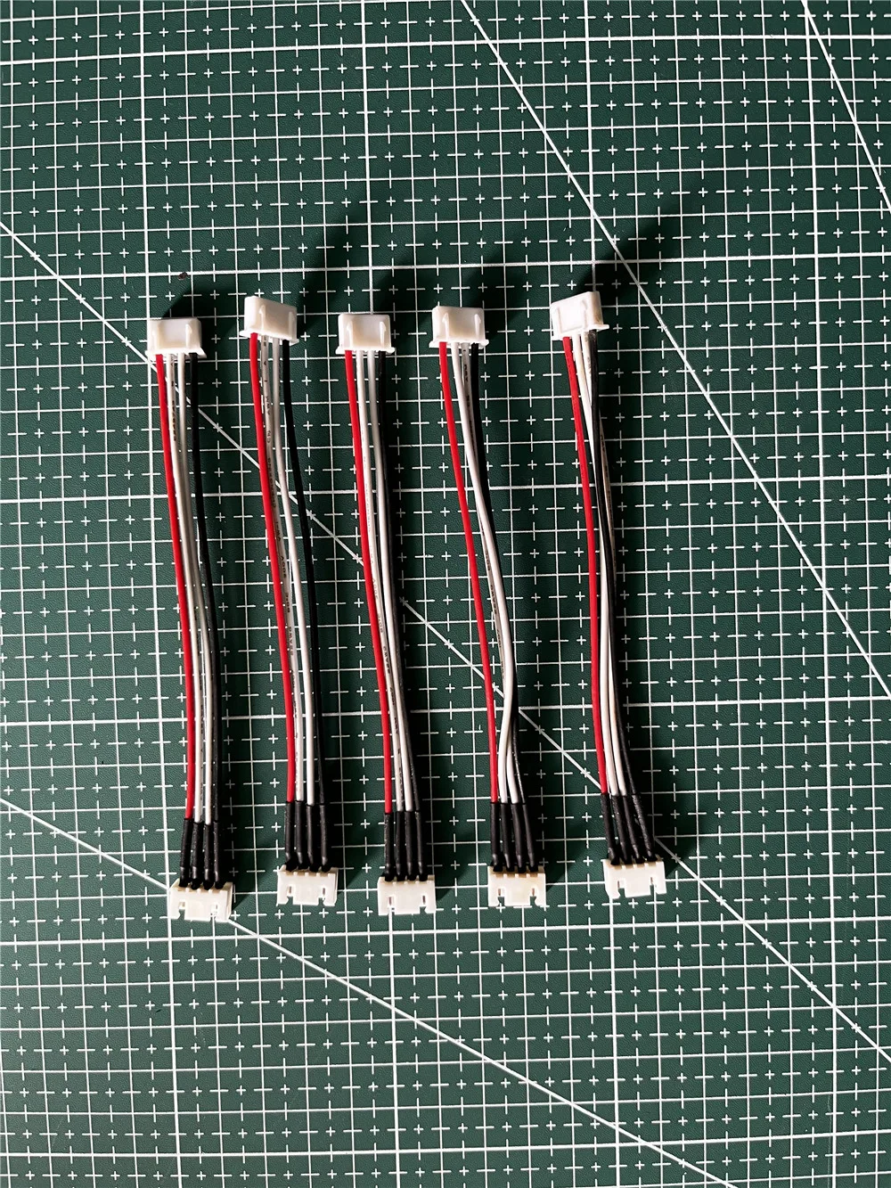 5 шт. Lipo Баланс провода удлинитель зарядный кабель свинцовый шнур для RC Lipo зарядное устройство
5 шт. Lipo Баланс провода удлинитель зарядный кабель свинцовый шнур для RC Lipo зарядное устройство