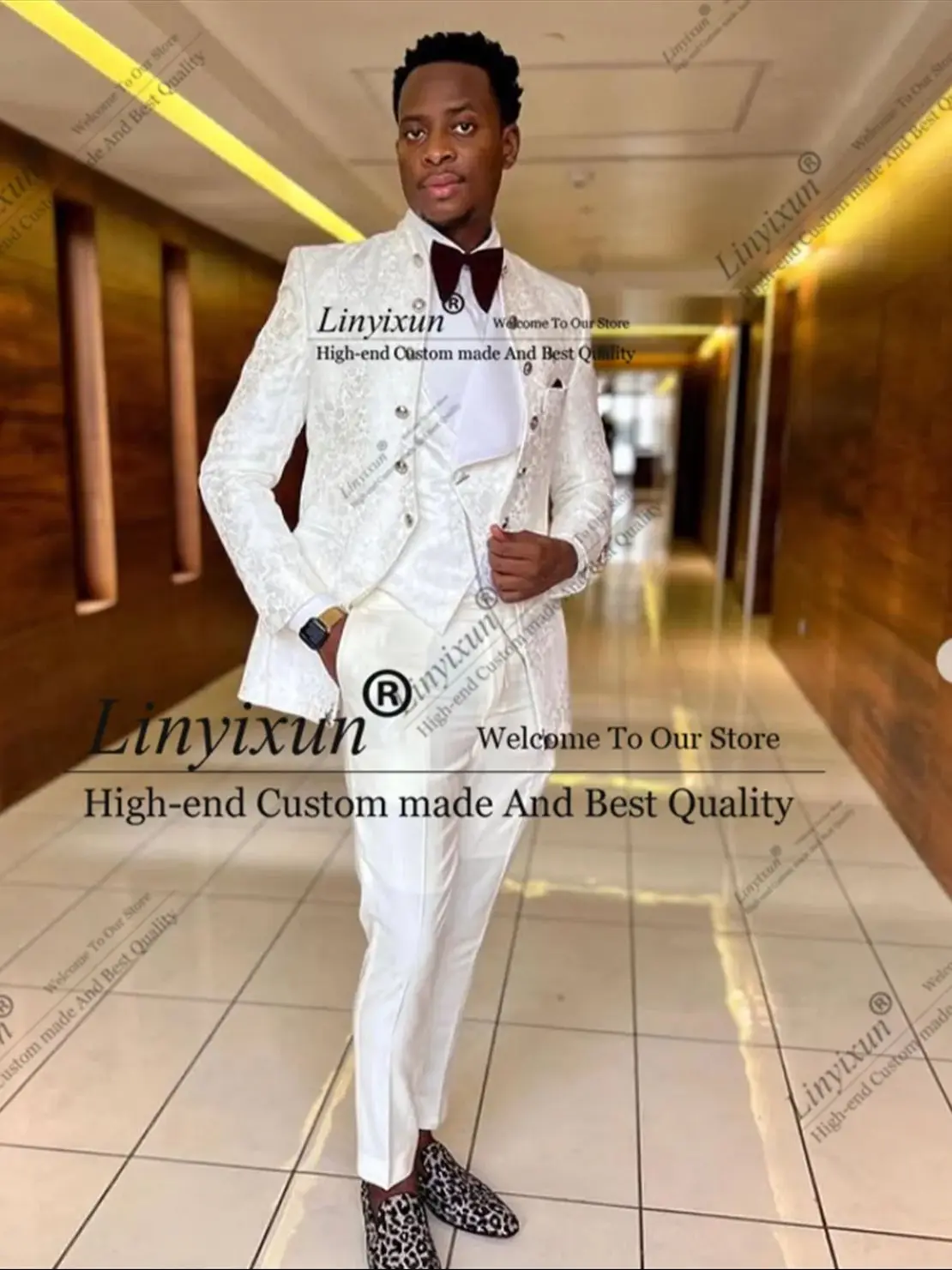 Elegent Italian Jacquard Style Mens Suit 3 Pieces Sets Groom Wedding Tuxedos Bridegroom Prom Blazers Customized Ropa Hombre
Elegent Italian Jacquard Style Mens Suit 3 Pieces Sets Groom Wedding Tuxedos Bridegroom Prom Blazers Customized Ropa Hombre