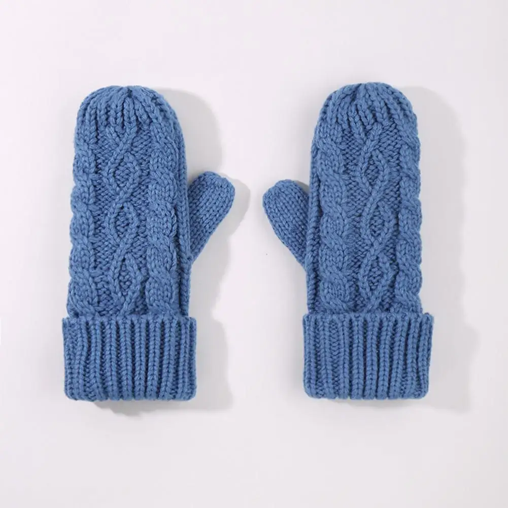 Winter Hat Scarf Gloves Set Winter Accessories Set Knitted Hat Scarf Gloves for Women Warm Stylish Weather Gear with Tassel
Winter Hat Scarf Gloves Set Winter Accessories Set Knitted Hat Scarf Gloves for Women Warm Stylish Weather Gear with Tassel