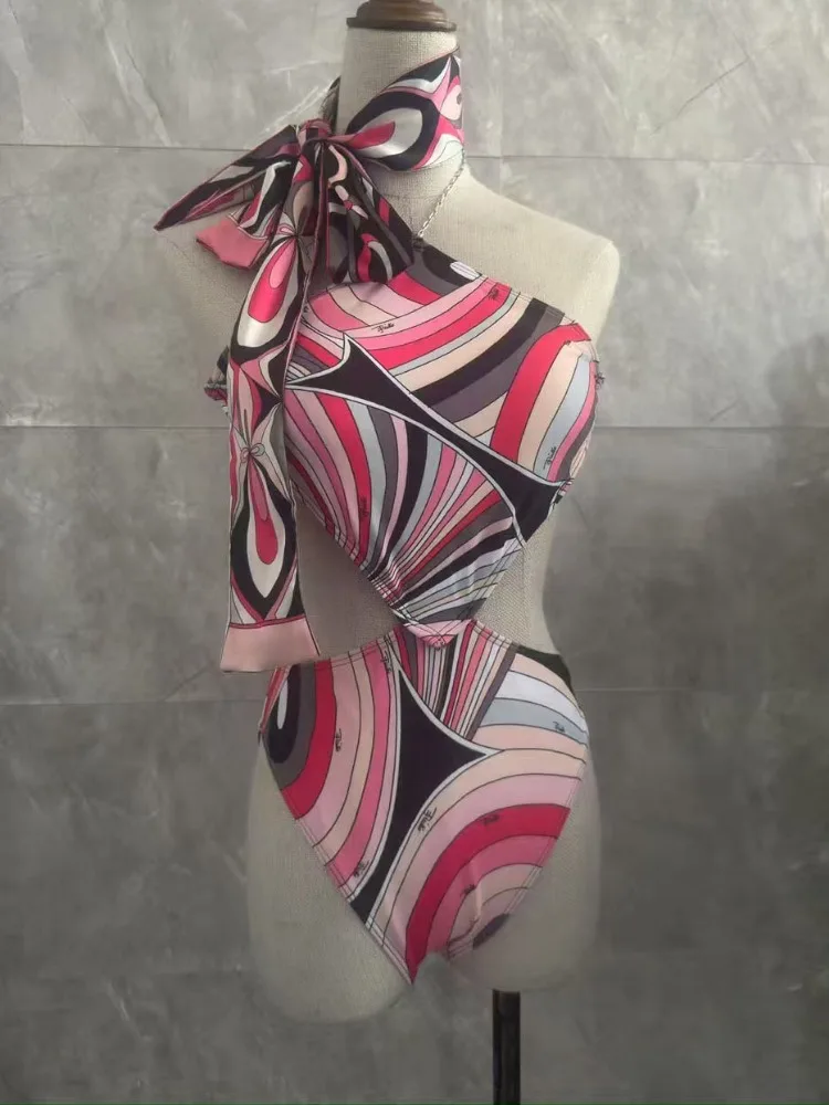 Luxury Women's Pink Headband Swimsuit Designer Brand Scarf Bikini Set Beach Swimwear
Luxury Women's Pink Headband Swimsuit Designer Brand Scarf Bikini Set Beach Swimwear