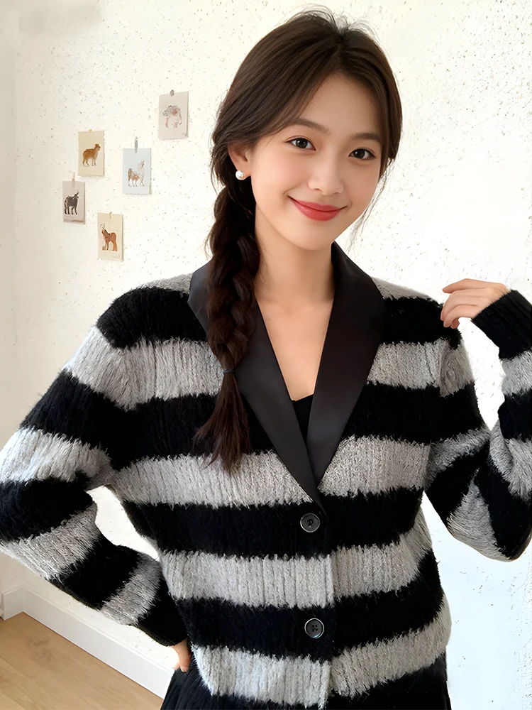 ay Striped Knitted Sweater Coat Women's Faion Classy Lazy Sle Autumn Winter New Arrival Anti-Wind Straight Hemline Butt...
ay Striped Knitted Sweater Coat Women's Faion Classy Lazy Sle Autumn Winter New Arrival Anti-Wind Straight Hemline Butt...