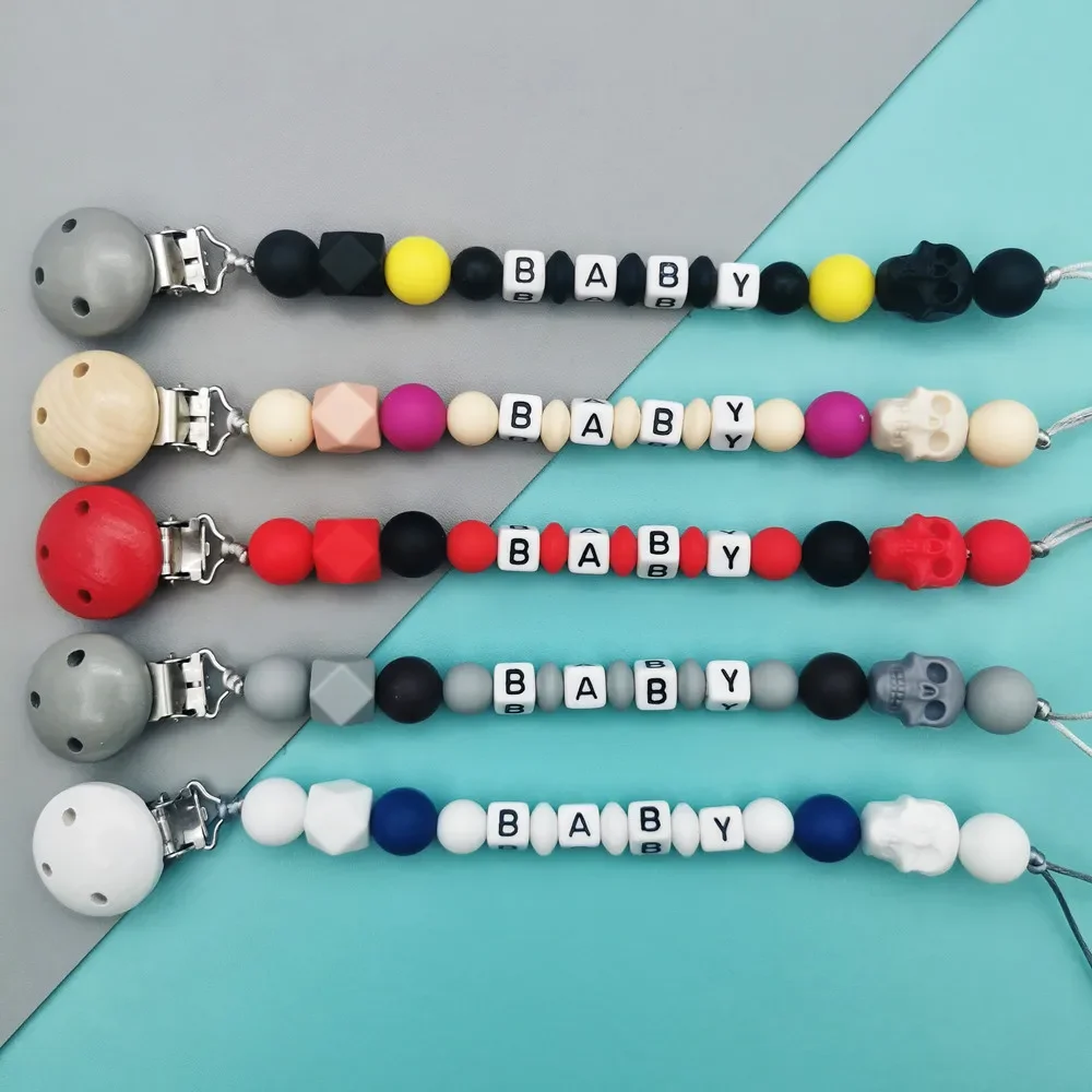 Custom English Acrylic Letter Name Silicone Skull Beads Baby Pacifier Chain Clip Teether Pendants Kawaii Baby Toy Creative Gifts
Custom English Acrylic Letter Name Silicone Skull Beads Baby Pacifier Chain Clip Teether Pendants Kawaii Baby Toy Creative Gifts