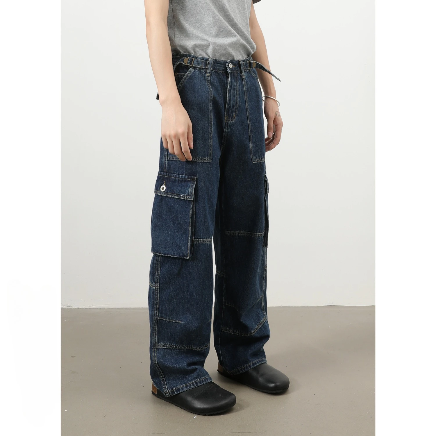 American Vintage High Street New Fashion Men's Simple Basic Straight Multi Pockets Loose Cargo Denim Trousers Male Jeans Pants
American Vintage High Street New Fashion Men's Simple Basic Straight Multi Pockets Loose Cargo Denim Trousers Male Jeans Pants