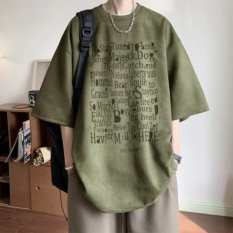 2026 Summer New Suede Men's Short Sleeved Oversized T-shirt Korean Fashion Letter Printed Casual Loose T-shirt Men's Tops
2026 Summer New Suede Men's Short Sleeved Oversized T-shirt Korean Fashion Letter Printed Casual Loose T-shirt Men's Tops