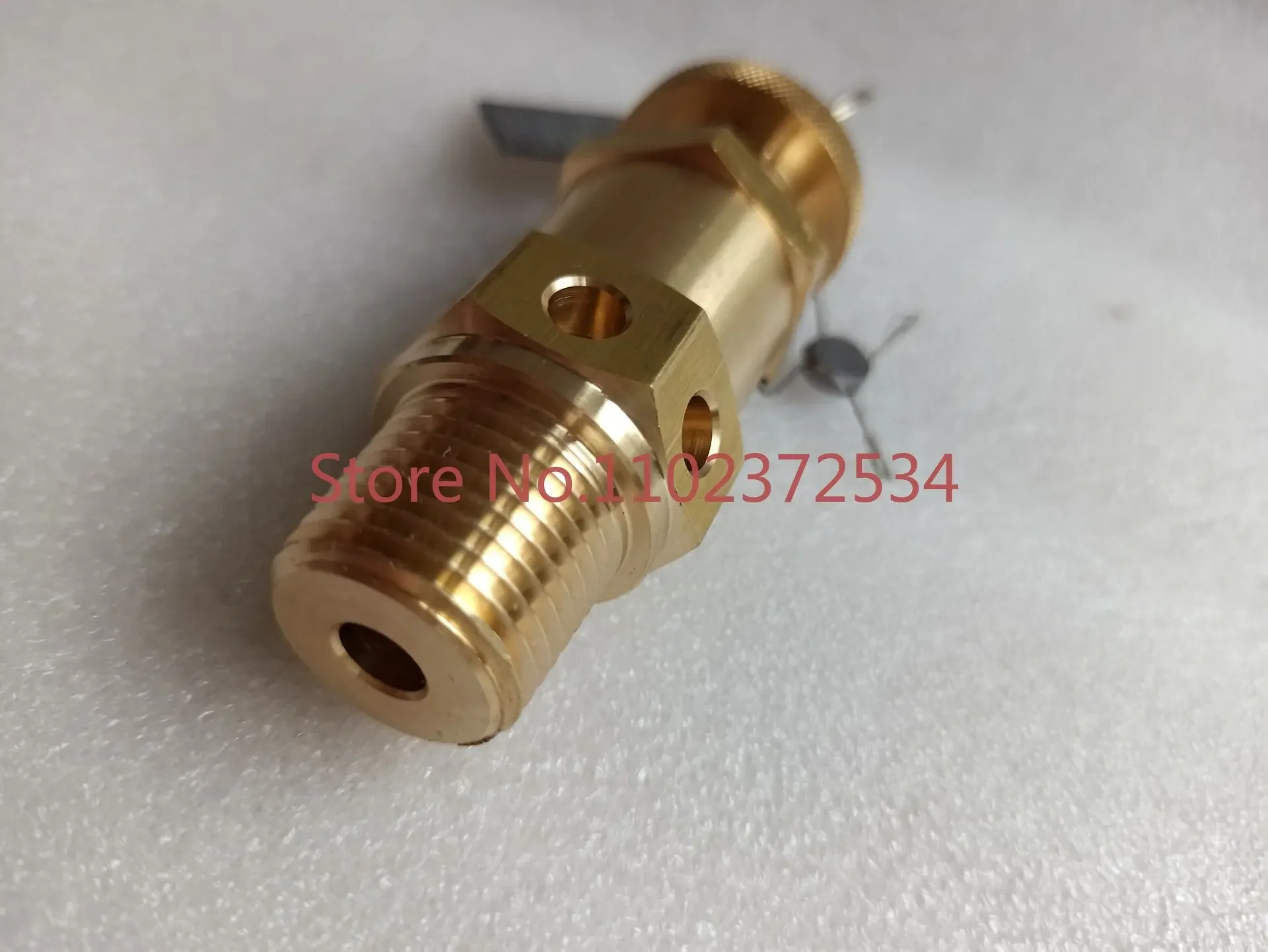 Spring type safety valve A28X-64T high-pressure brass safety valve CAXU4 high-pressure air compressor safety relief valve
Spring type safety valve A28X-64T high-pressure brass safety valve CAXU4 high-pressure air compressor safety relief valve