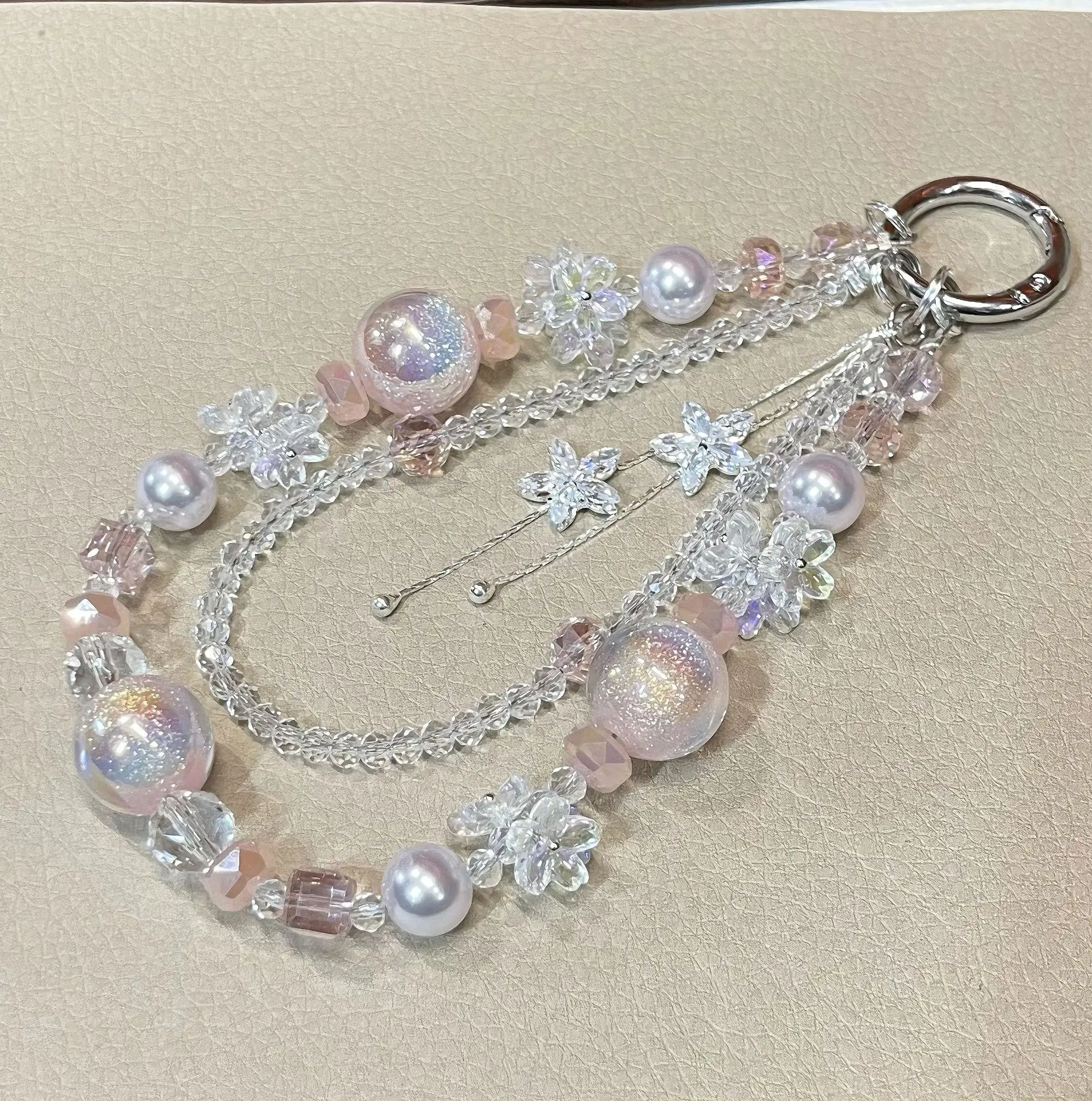 Luxury Pink Cherry Blossom Pendant Phone Lanyard Crystal Pearl Beaded Wrist Strap Dreamy Fairy Style Phone Charm for Girls Gift
Luxury Pink Cherry Blossom Pendant Phone Lanyard Crystal Pearl Beaded Wrist Strap Dreamy Fairy Style Phone Charm for Girls Gift