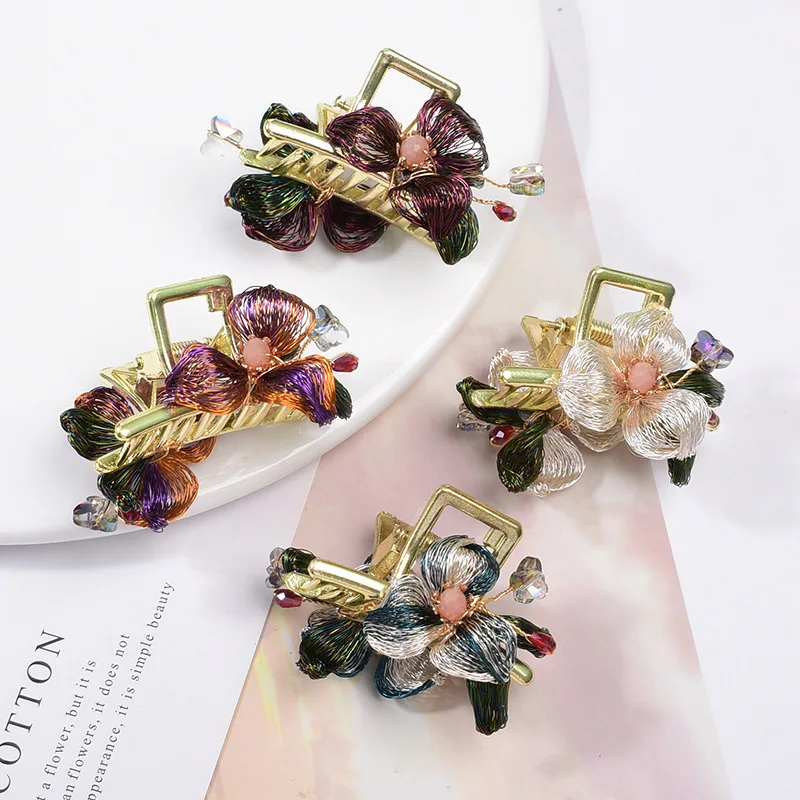 Exquisite and Elegant Hand Braided Copper Wire Flower Hair Clip Fashion Korean Women Hair Clip Hair Accessories
Exquisite and Elegant Hand Braided Copper Wire Flower Hair Clip Fashion Korean Women Hair Clip Hair Accessories