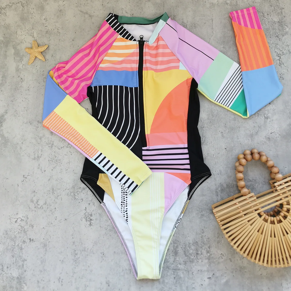 2026 Patchwork One Piece Swimsuit Long Sleeve Swimwear Women Bathing Suit Retro Sport Swimsuit One Piece Surfing Swim Wear
2026 Patchwork One Piece Swimsuit Long Sleeve Swimwear Women Bathing Suit Retro Sport Swimsuit One Piece Surfing Swim Wear