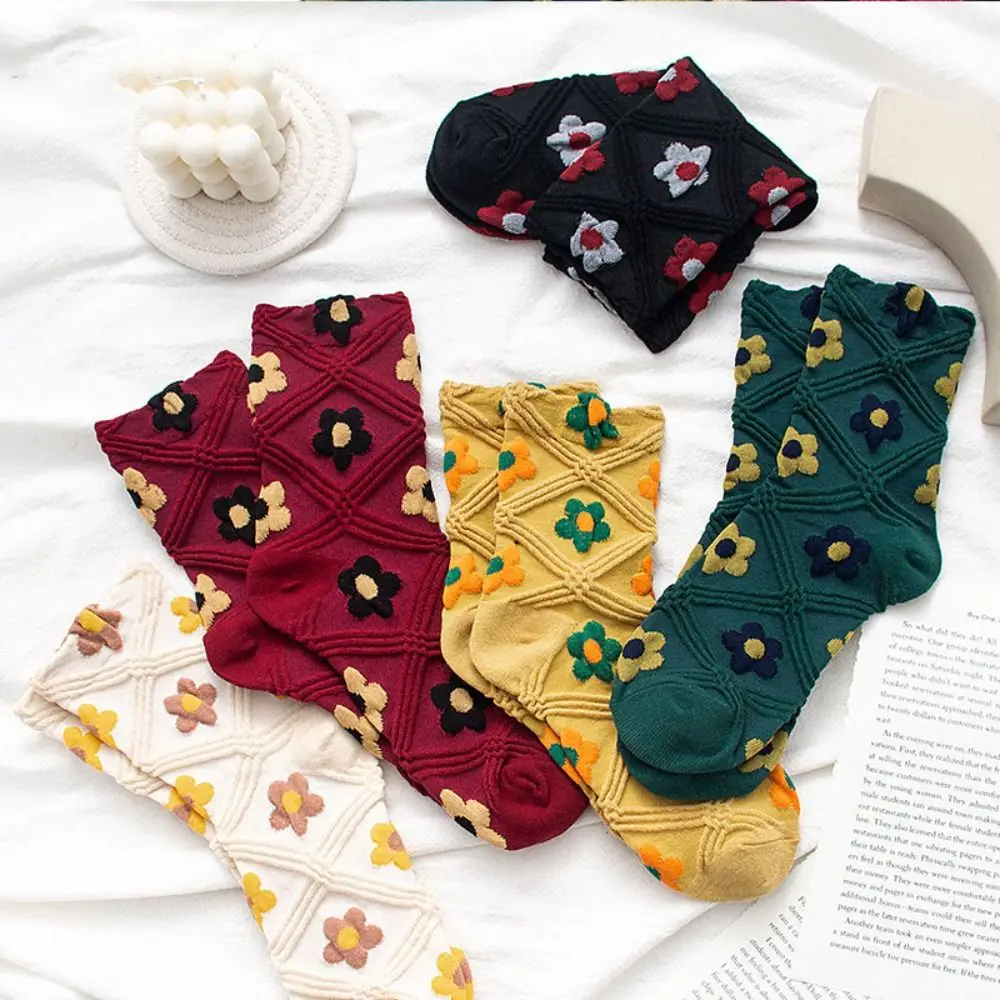 5Pairs Sweet Women Cotton Socks Embroidery Floral Mid Tube Socks Girls Hosiery Breathable Autumn Flower Socks for Women
5Pairs Sweet Women Cotton Socks Embroidery Floral Mid Tube Socks Girls Hosiery Breathable Autumn Flower Socks for Women