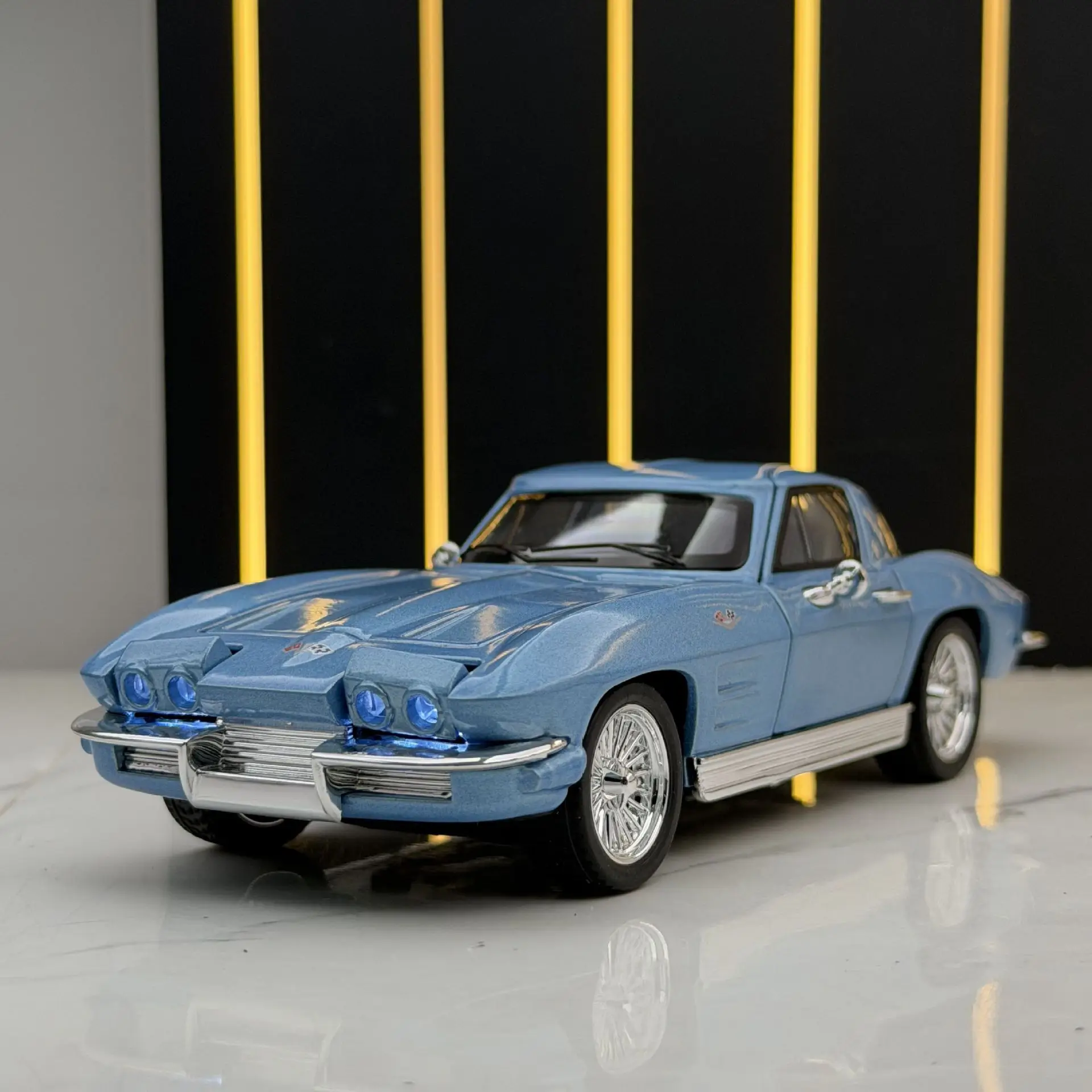 1:32 спортивный автомобиль, звук и свет, детская игрушечная модель автомобиля, орнамент, литая под давлением модель автомобиля из сплава, Коллекционная модель
1:32 спортивный автомобиль, звук и свет, детская игрушечная модель автомобиля, орнамент, литая под давлением модель автомобиля из сплава, Коллекционная модель