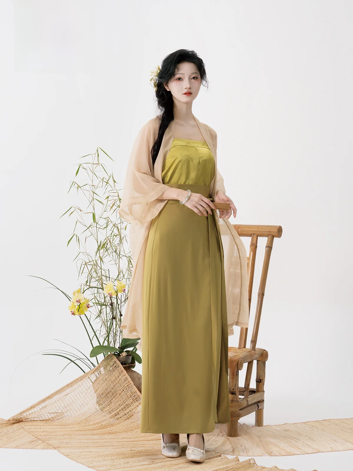 Original Hanfu Sweeping Temple Three-Piece Set Green Series Modified Song Dynasty Long Dry Temple Skirt Coffee And Tea
Original Hanfu Sweeping Temple Three-Piece Set Green Series Modified Song Dynasty Long Dry Temple Skirt Coffee And Tea