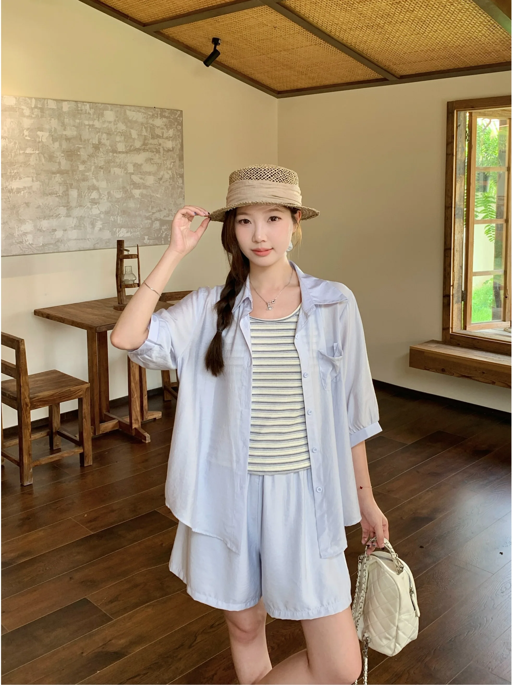 plus Size Casual Three-Piece Set Summer New Lazy Style Sunscreen Shirt Strap Vest High Waist Wide Leg Shorts Women's Fashion
plus Size Casual Three-Piece Set Summer New Lazy Style Sunscreen Shirt Strap Vest High Waist Wide Leg Shorts Women's Fashion