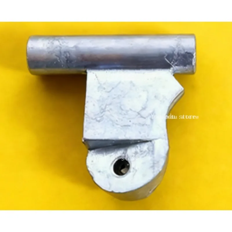 Suitable for 7 Series 2016-2023 G12 730 740 750 rear windshield electric sunshade cable bracket
Suitable for 7 Series 2016-2023 G12 730 740 750 rear windshield electric sunshade cable bracket