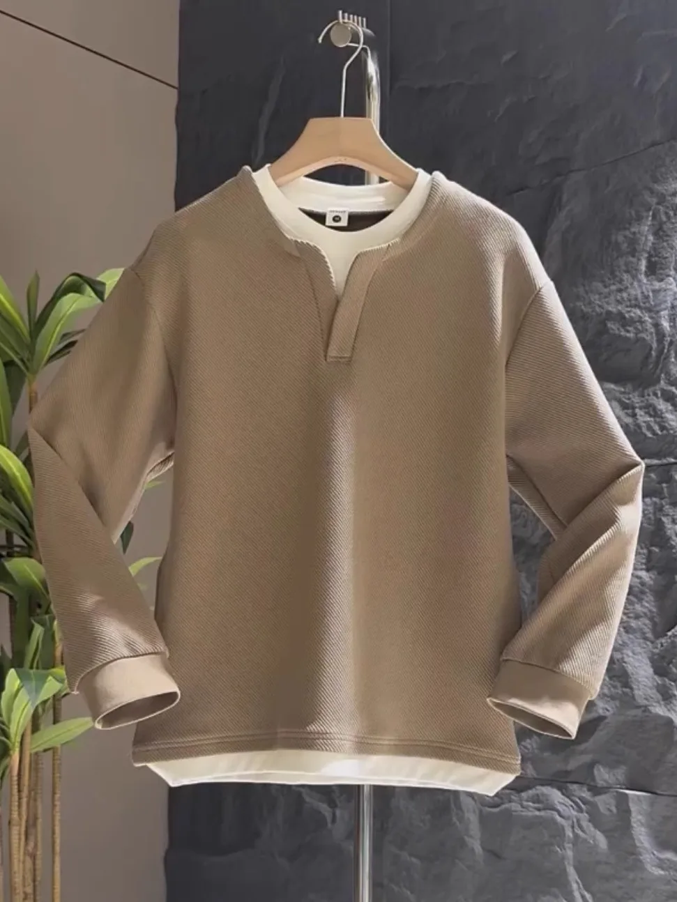 Loose Fit round Ne Sweatirt Men's Faion Versatile Pure Color Base Layer irt Autumn New Sle Lazy Sle Fake Two-Piece
Loose Fit round Ne Sweatirt Men's Faion Versatile Pure Color Base Layer irt Autumn New Sle Lazy Sle Fake Two-Piece