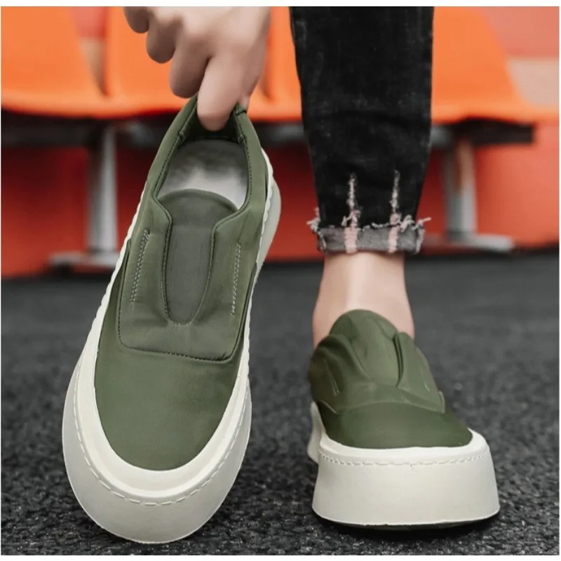 Summer Green Loafers Men Fashion Comfortable Breathable Slip-on Men's Casual Shoes Original Non-slip Platform Sneakers Male39-44
Summer Green Loafers Men Fashion Comfortable Breathable Slip-on Men's Casual Shoes Original Non-slip Platform Sneakers Male39-44
