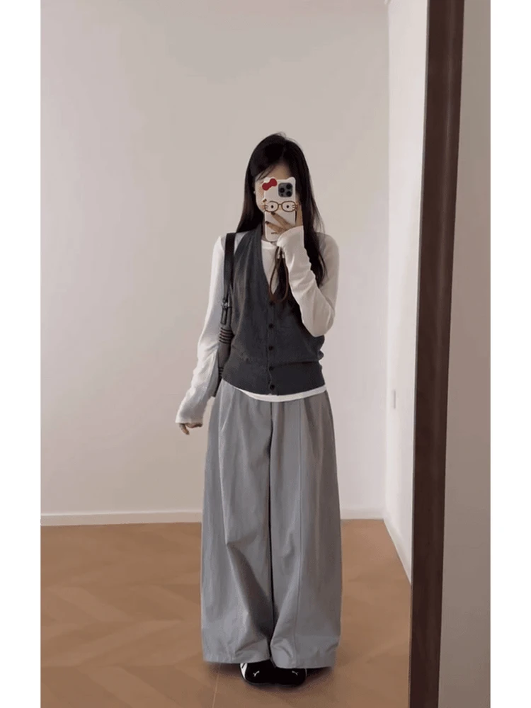 plus Size Women's Early Autumn Small Frame Long Sleeve T-Shirt V-Neck Hanging Neck Knitted Vest Wide Leg Pants Three-Piece Set
plus Size Women's Early Autumn Small Frame Long Sleeve T-Shirt V-Neck Hanging Neck Knitted Vest Wide Leg Pants Three-Piece Set