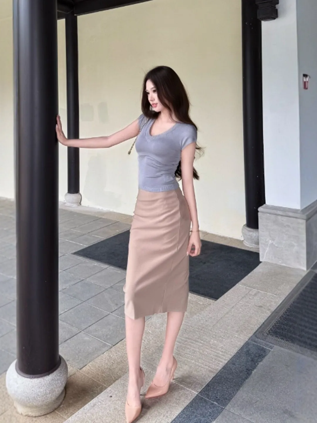 Unique V-Neck Top And Wrap Skirt Set Comfortable Mid-Summer Fashion Casual Wear Sexy Style Short Sleeve T-Shirt Cotton Blend
Unique V-Neck Top And Wrap Skirt Set Comfortable Mid-Summer Fashion Casual Wear Sexy Style Short Sleeve T-Shirt Cotton Blend