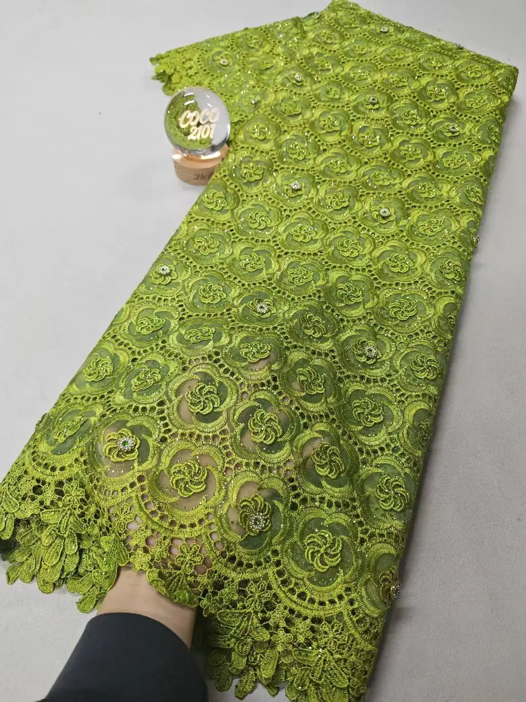 2026 High Quality African Nigerian Tulle Lace Fabric Embroidery Sequins French Guipure Fabric for Party/Wedding Dresses 5 Yards
2026 High Quality African Nigerian Tulle Lace Fabric Embroidery Sequins French Guipure Fabric for Party/Wedding Dresses 5 Yards