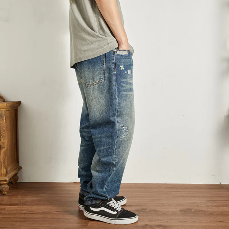 Fake hole sticking fabric retro distressed jeans for young men, heavy weight straight tube loose denim pants, 2025 autumn
Fake hole sticking fabric retro distressed jeans for young men, heavy weight straight tube loose denim pants, 2025 autumn