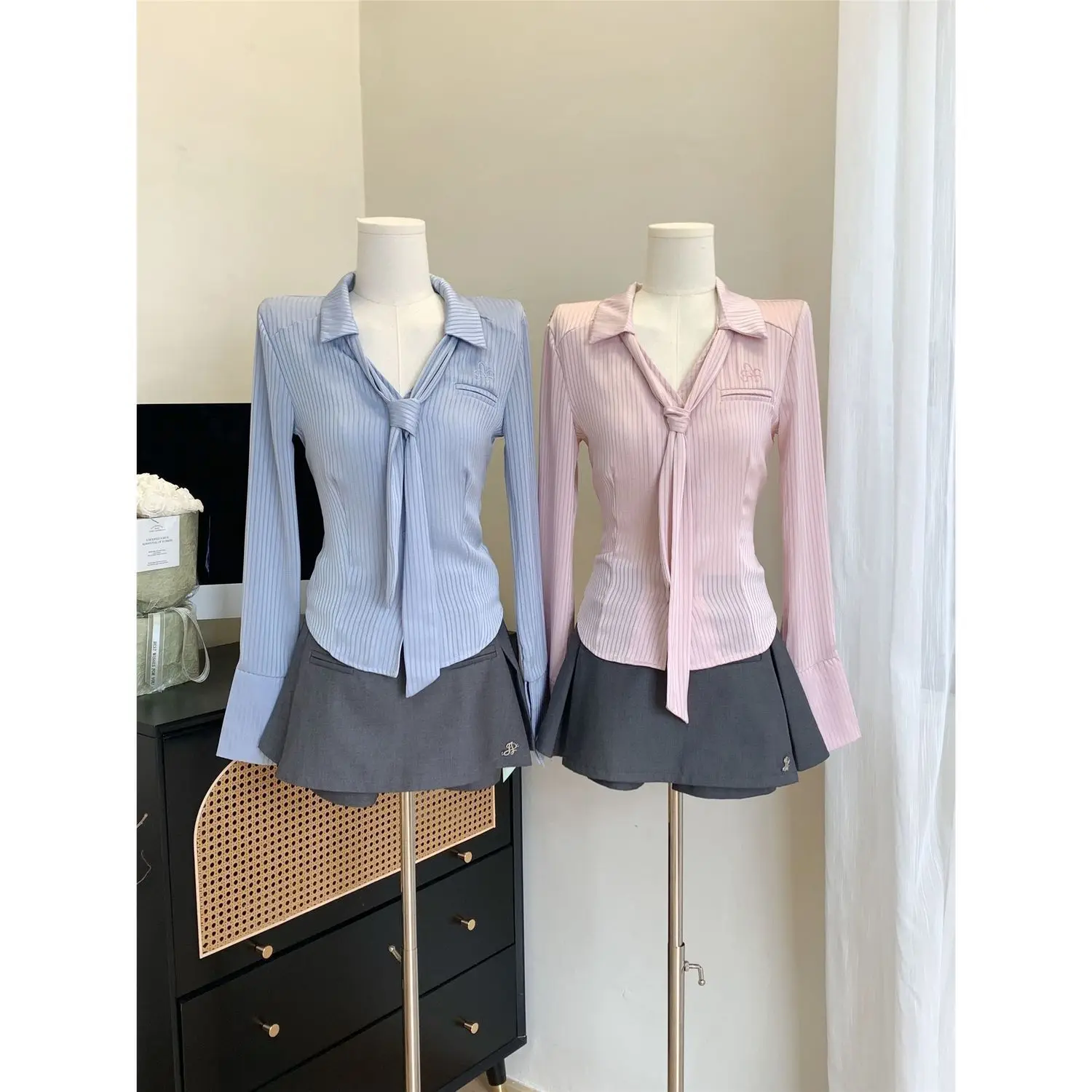 Korean V-neck Long Sleeve Lace-up Waisted Slim Shirt Women Mini Shorts Skirt Lady Striped Tie Shirt Elegant Chic Two Pieces Set
Korean V-neck Long Sleeve Lace-up Waisted Slim Shirt Women Mini Shorts Skirt Lady Striped Tie Shirt Elegant Chic Two Pieces Set