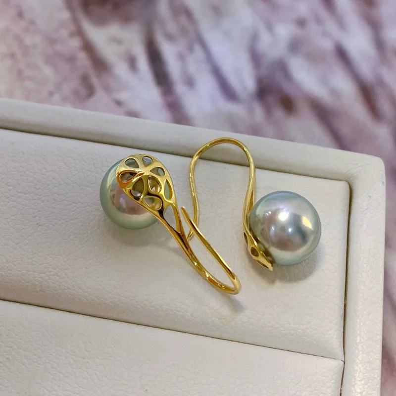 18K Gold Akoya Hanadama Pearl Earrings, Classic High Heel Design, Silver-Blue Elegant Jewelry
18K Gold Akoya Hanadama Pearl Earrings, Classic High Heel Design, Silver-Blue Elegant Jewelry