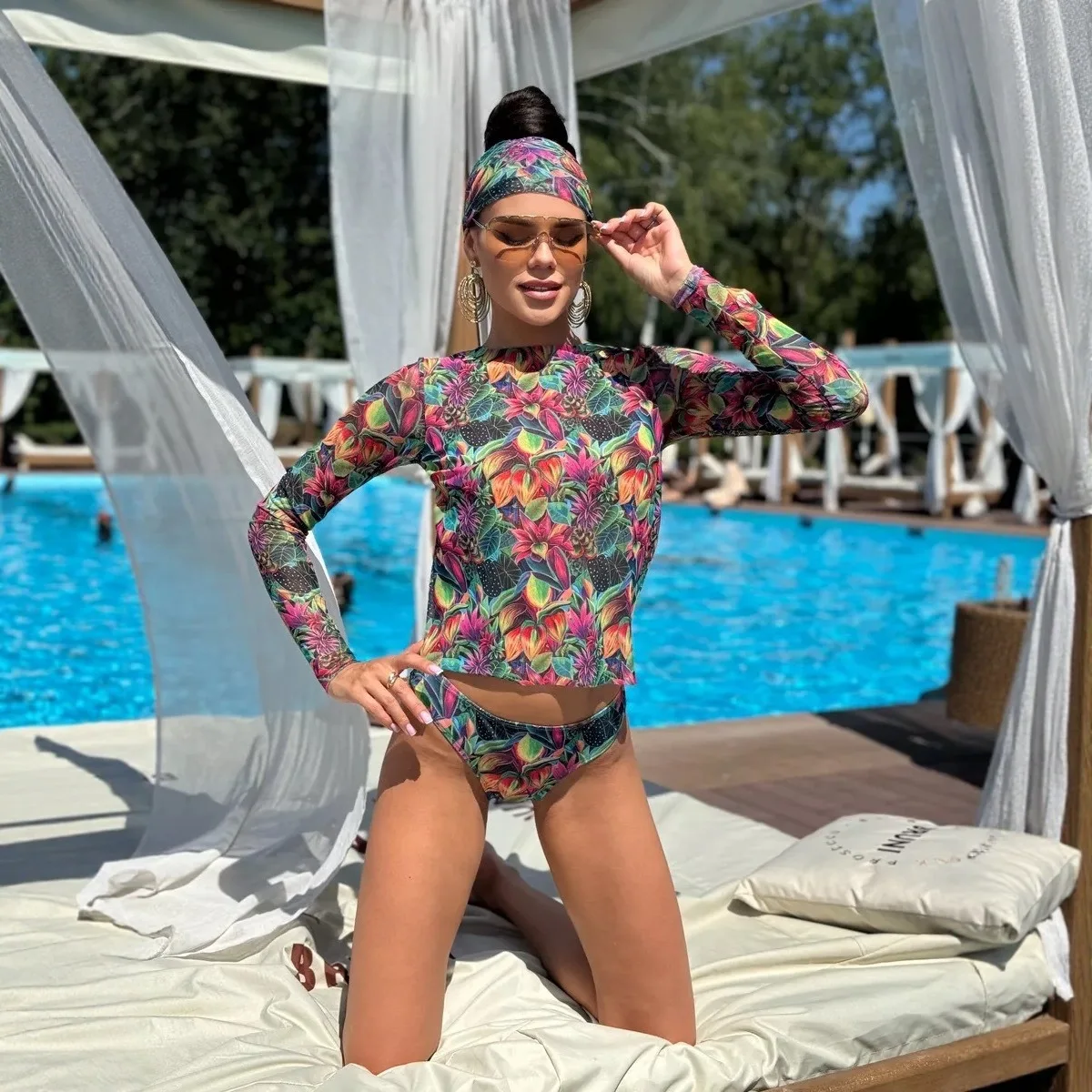 New Summer Women's Sexy and Fashionable Printed Mesh Long Sleeved Split Bikini Swimsuit
New Summer Women's Sexy and Fashionable Printed Mesh Long Sleeved Split Bikini Swimsuit