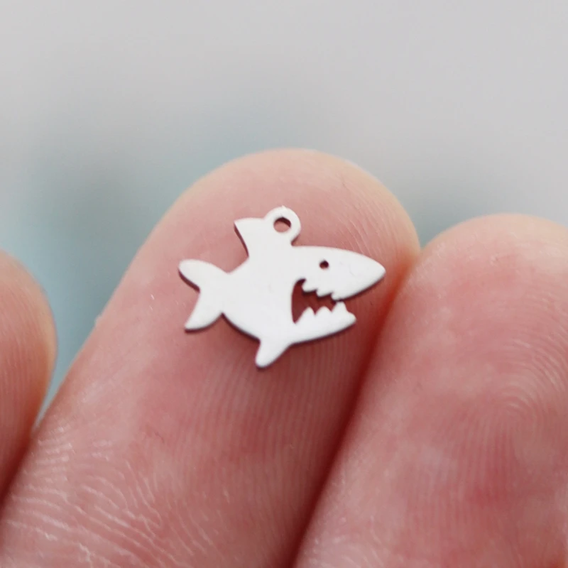 3pcs Mini Serrated Shark Sea Animal diy Accessories Stainless Steel Pendant Charms for Jewelry Making Bracelets Earrings Craft
3pcs Mini Serrated Shark Sea Animal diy Accessories Stainless Steel Pendant Charms for Jewelry Making Bracelets Earrings Craft
