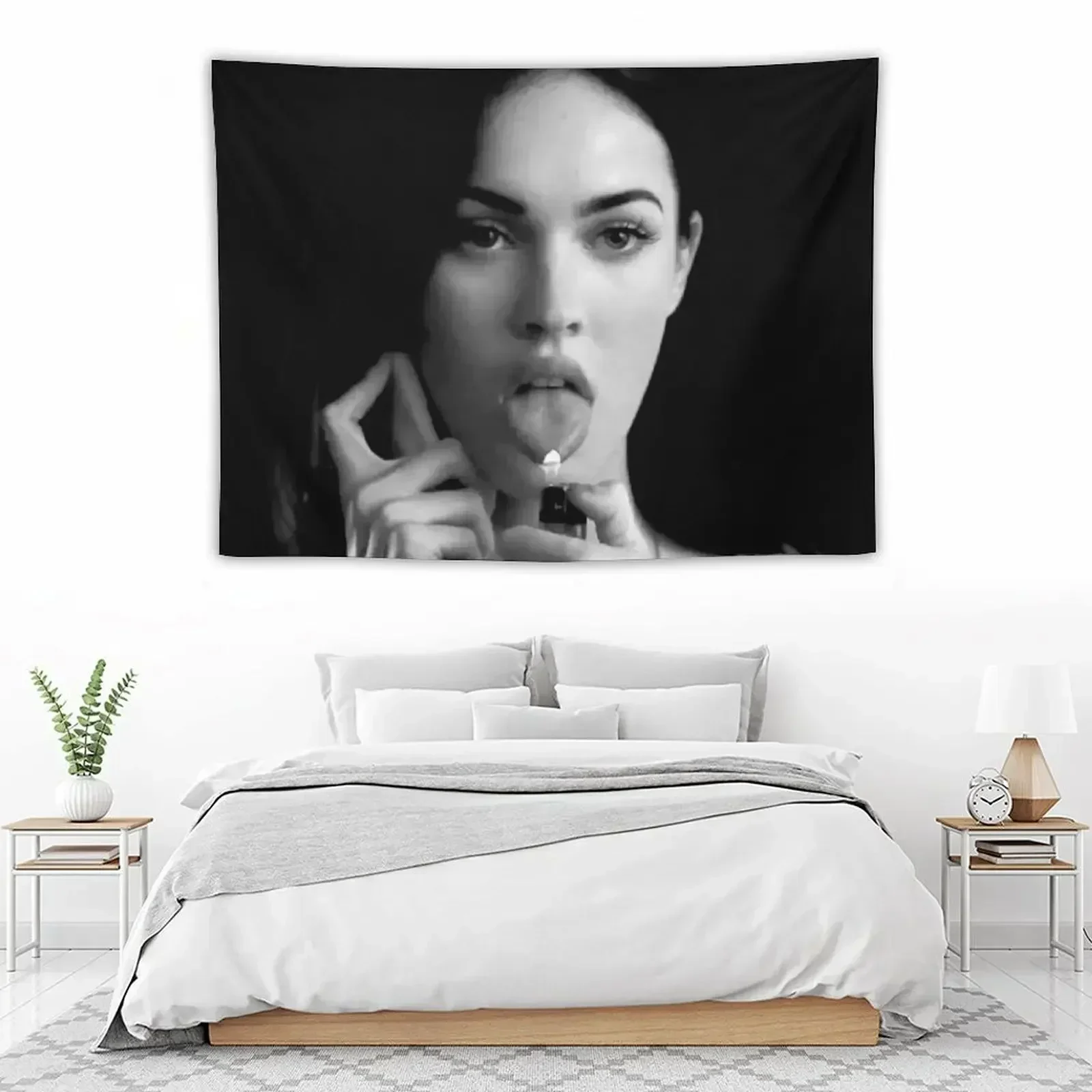 JENNIFER'S BODY - LIGHTER Tapestry Bathroom Decor Decoration Bedroom Room Ornaments Bedroom Decoration Tapestry
JENNIFER'S BODY - LIGHTER Tapestry Bathroom Decor Decoration Bedroom Room Ornaments Bedroom Decoration Tapestry