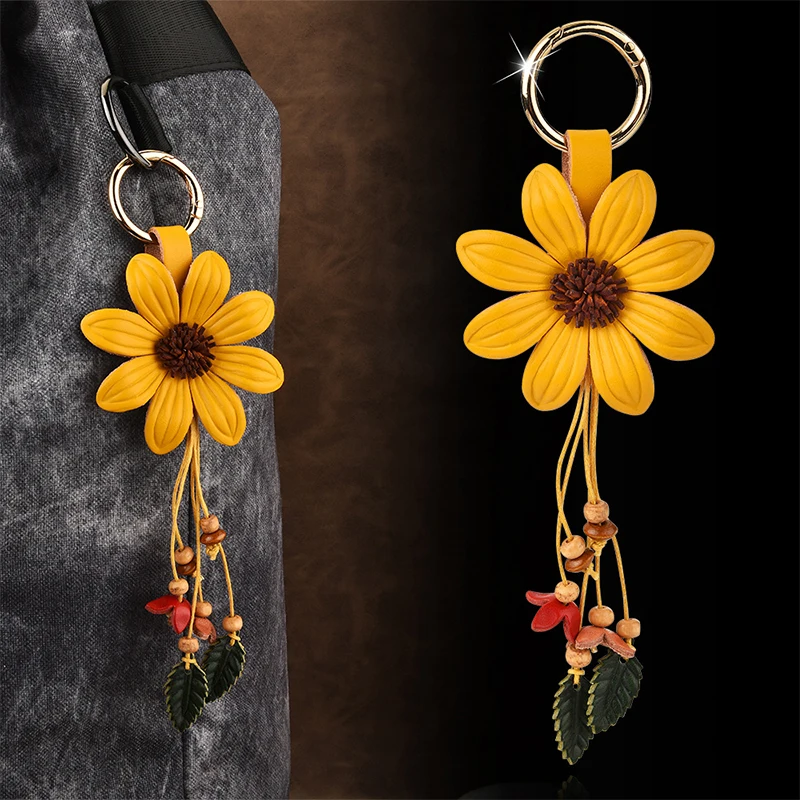 Flower Leather Keychain Brand New Green Love Bag Pendant High-end Valentine's Day Creative Gift For Couples Metal Car Keychain
Flower Leather Keychain Brand New Green Love Bag Pendant High-end Valentine's Day Creative Gift For Couples Metal Car Keychain